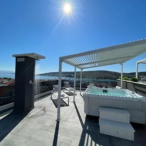 Sky Garden , Trogir Kroatien