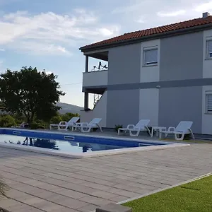 Zanic With Private Swimming Pool And Sea View , Starigrad Paklenica Kroatien