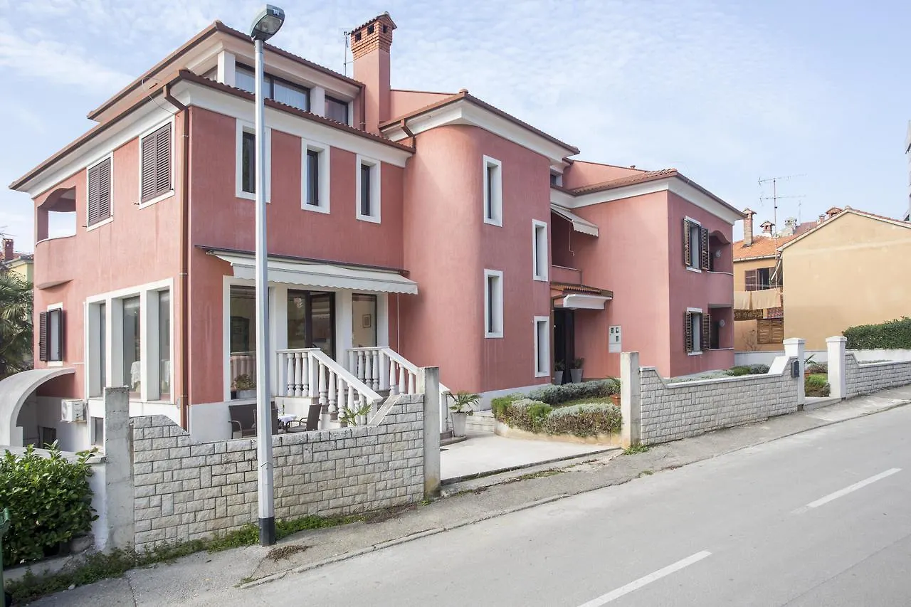 Villa Rose Rovigno 0*,  Croazia