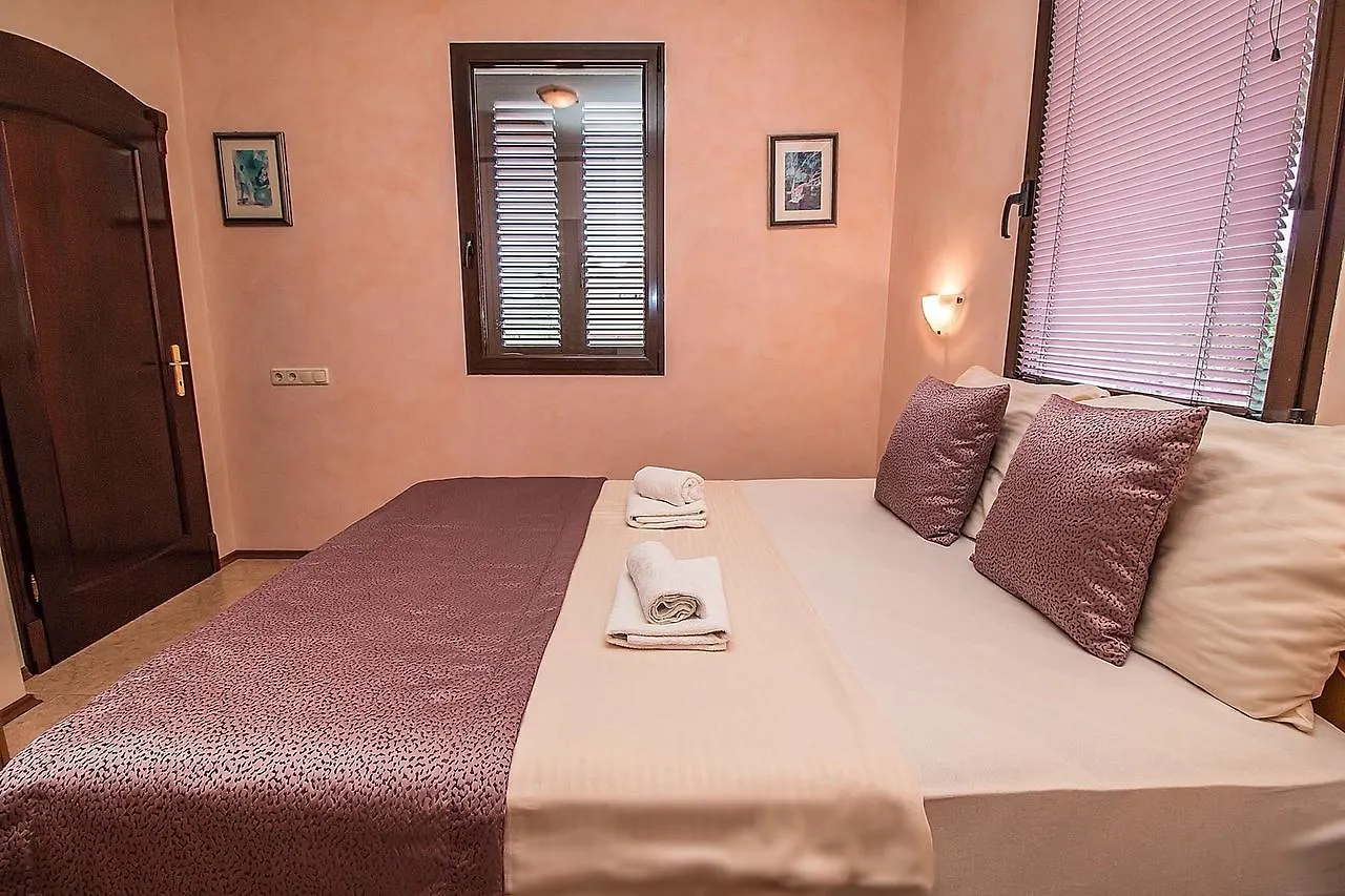 Villa Rose Rovigno 0*,  Croazia